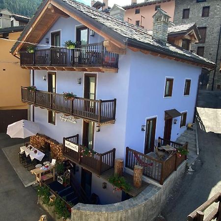 ラ・トゥイール Rifugio Lilla Bed & Breakfast エクステリア 写真